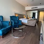 Alice Hotel