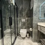 Alice Hotel *