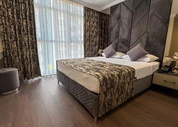 Alice Hotel *
